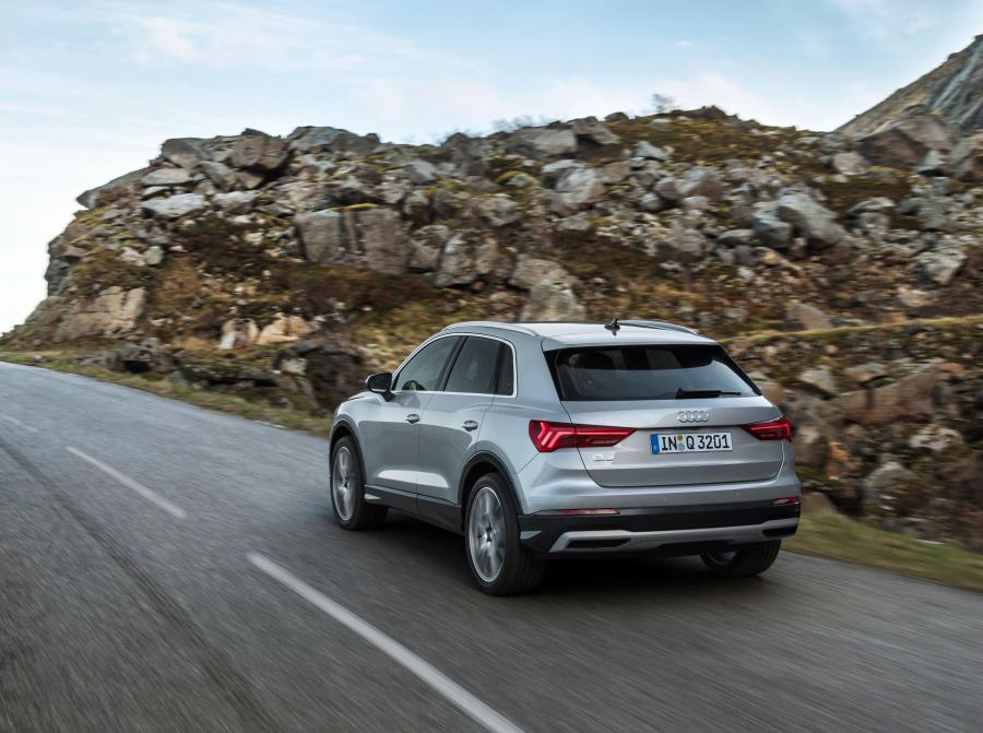  Audi Q3 Advanced 2018 года  (WW) (фото 24 из 46)